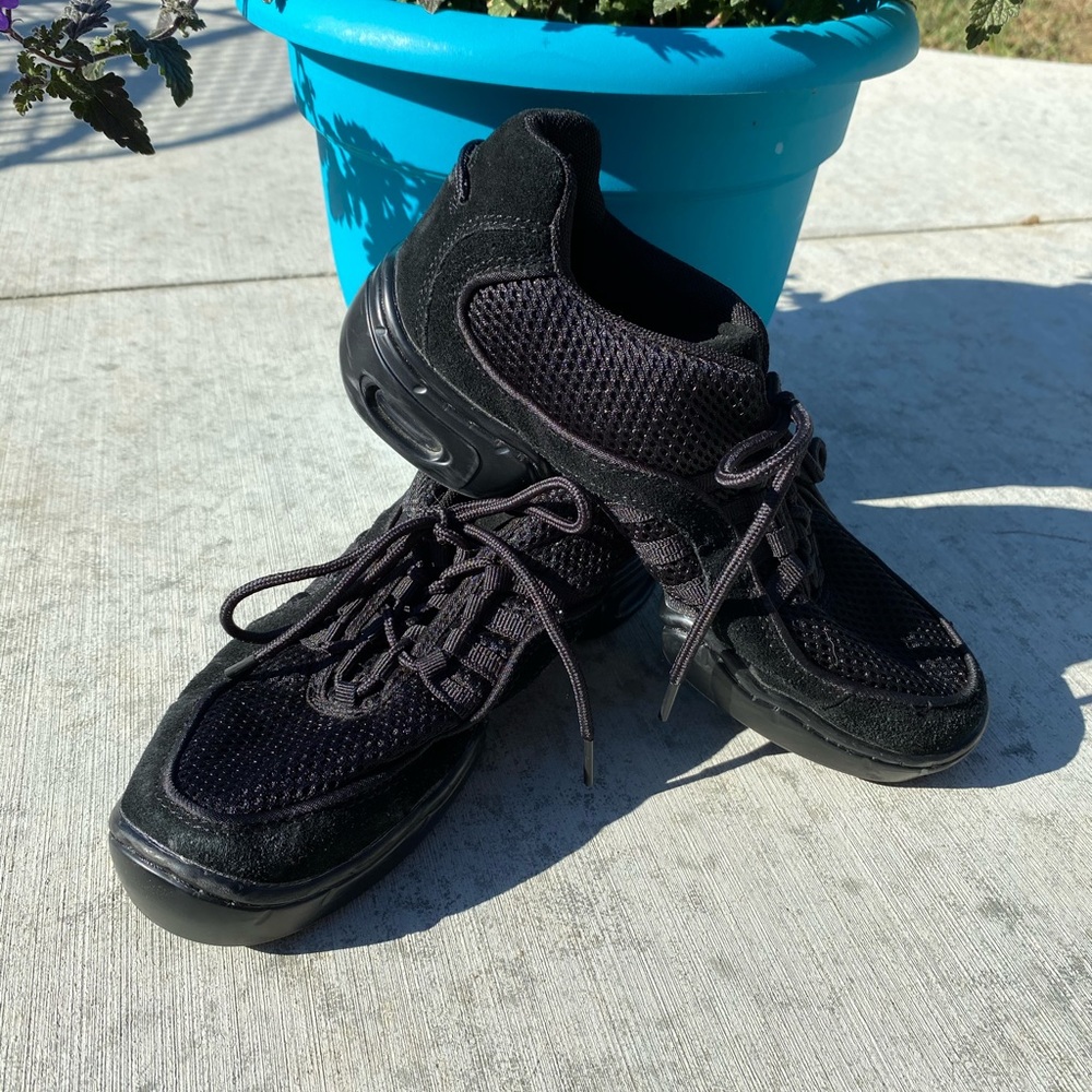 Revolution Dance Shoe-Hip Hop Size 8.5AD